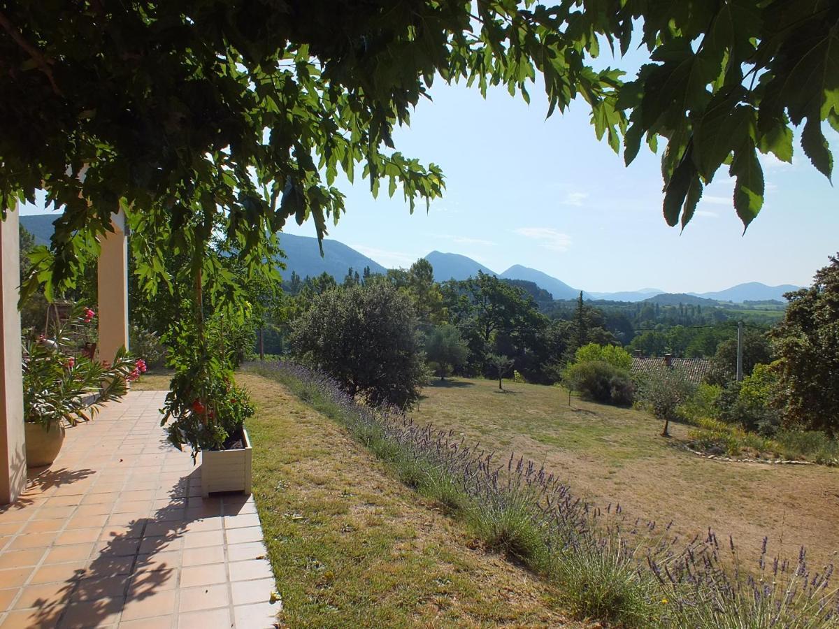 Une Ronce Sous Le Figuier Rousset-les-Vignes Eksteriør billede